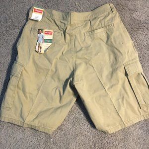 NWT Wrangler Cargo Shorts